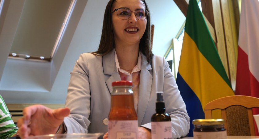 Dominika Majer jest koordynatorką projektu Chojnicki Koszyk.