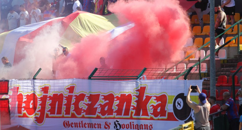 Na sektorze C usiedli kibice z Chojnic i Słupska.