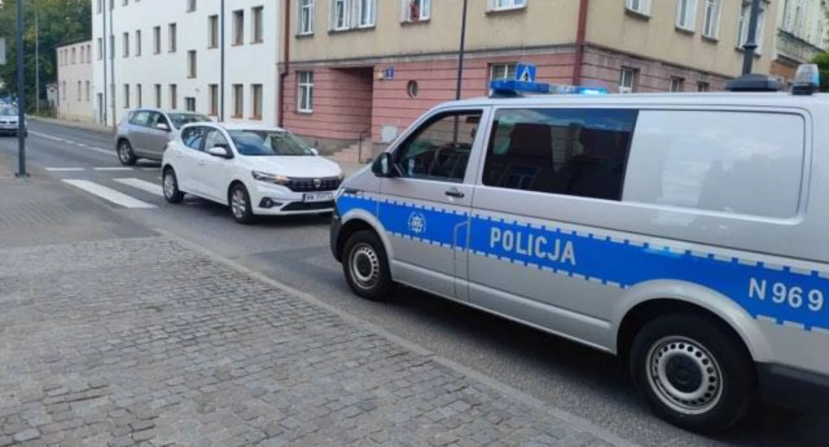 Wypadek, Potrącenie pieszego ulicy Batorego - zdjęcie, fotografia