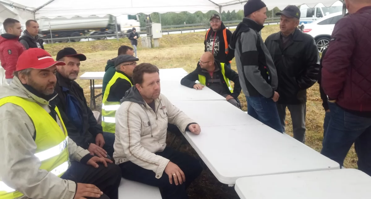 Rolnictwo, protest rolników początku obwodnicy Chojnic - zdjęcie, fotografia