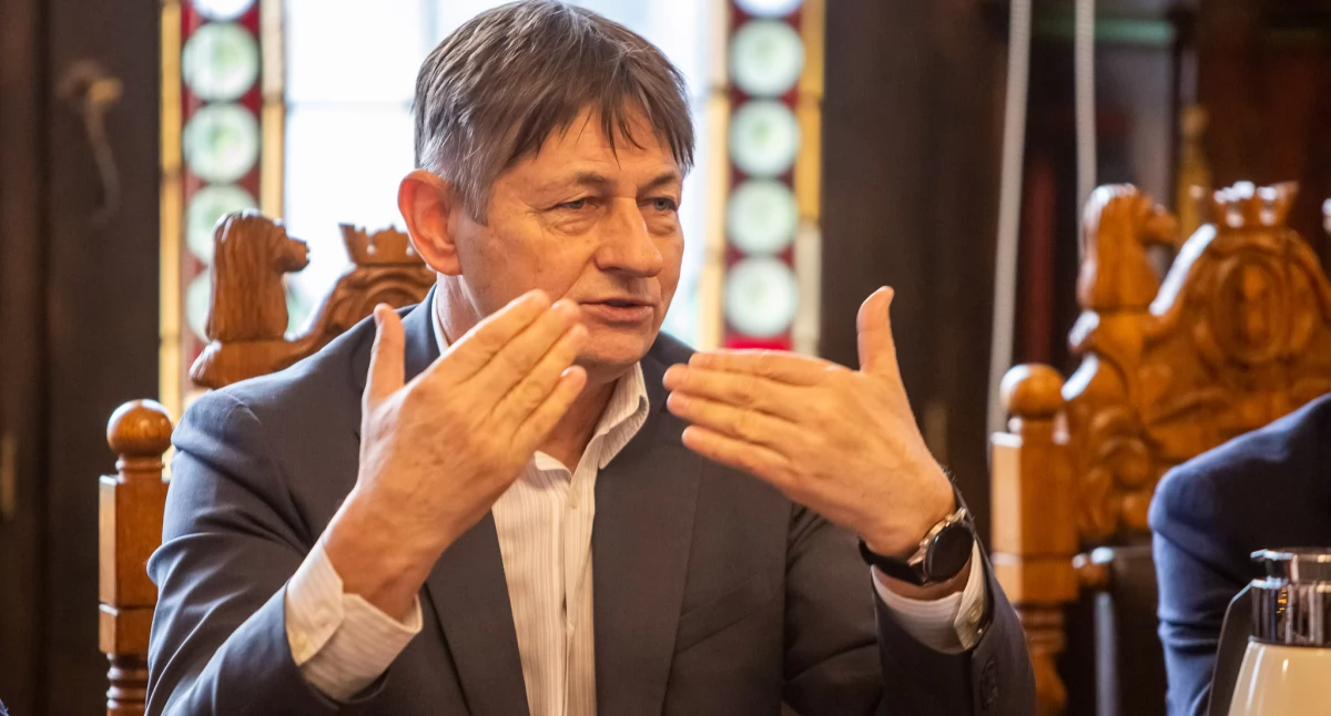 Wydatki publiczne, Mieszkańców Gminy Chojnice czekają opłaty adiacenckie trzeba będzie zapłacić - zdjęcie, fotografia
