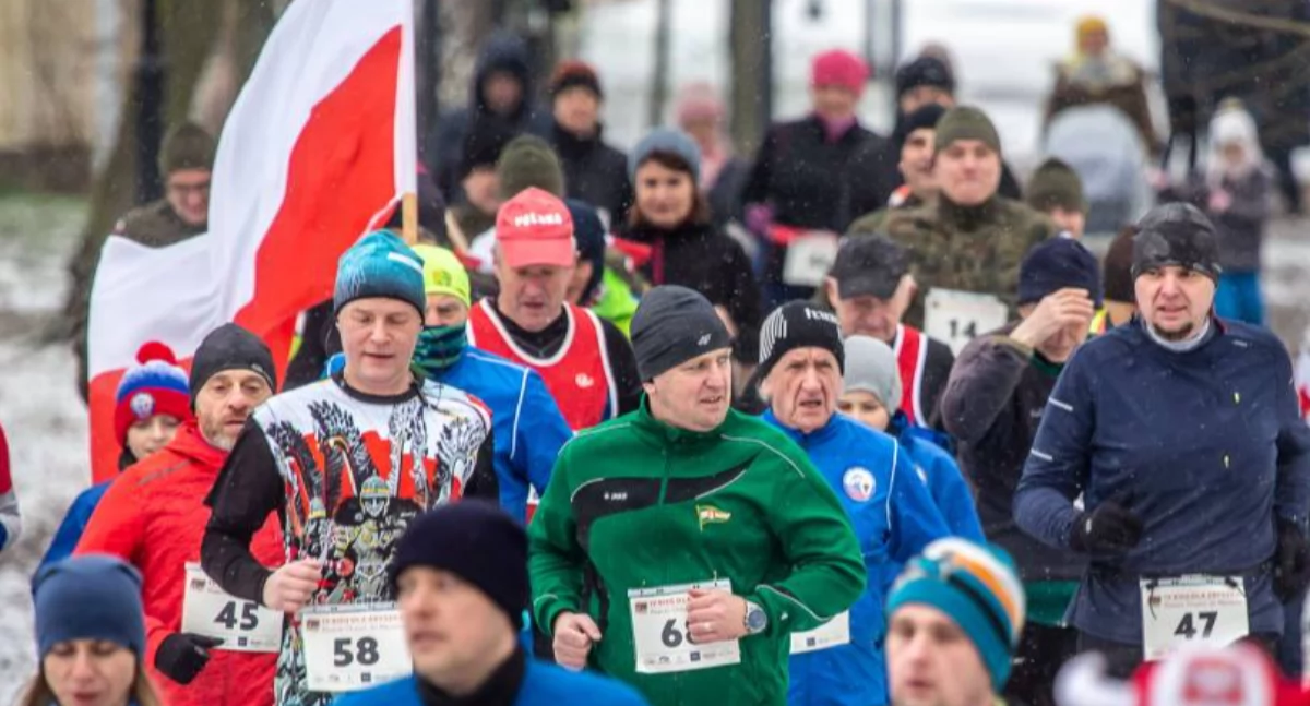 Biegi, Niepodległości Chojnicach wspólne świętowanie biegu przez Tysiąclecia - zdjęcie, fotografia