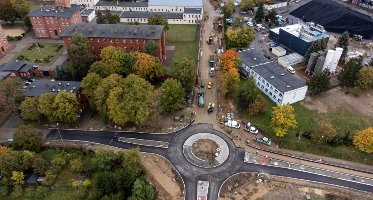 Rady samorządowe, rondo ulica Chojnicach Przyzwyczajajcie - zdjęcie, fotografia