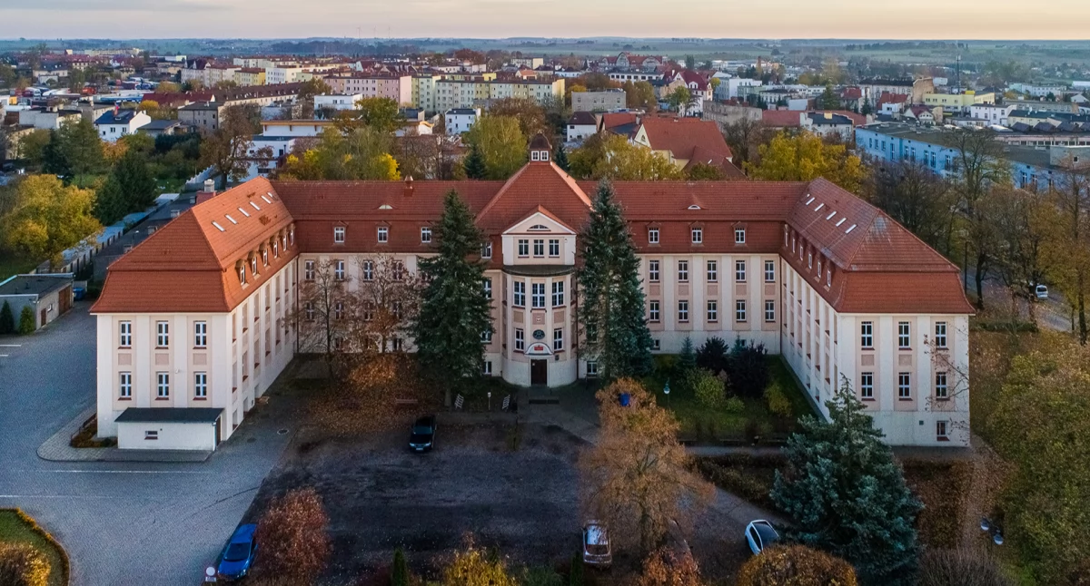 Budynek II LO im Władysława Andersa w Chojnicach fot. Daniel Frymark 