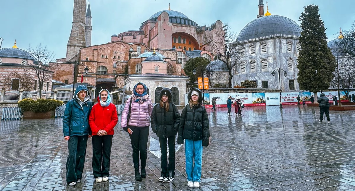 List do redakcji, Chojnickie uczennice odkrywają Stambuł Uczennice Katolika Turcji - zdjęcie, fotografia