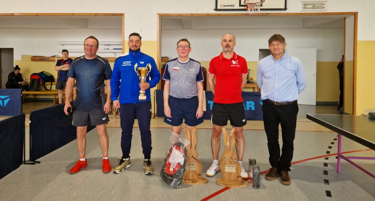 Fot. nadesłane/od lewej: J.Ebertowski (organizator), P.Mojka, P.Paga, R.Berka, wójt Z.Szczepański