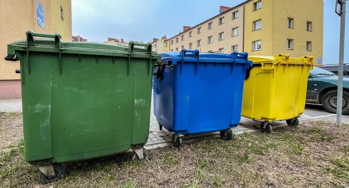 Informacje z Urzędu Miejskiego w Chojnicach, Chojnice ruszają zbiórki odpadów tekstylnych terminy - zdjęcie, fotografia