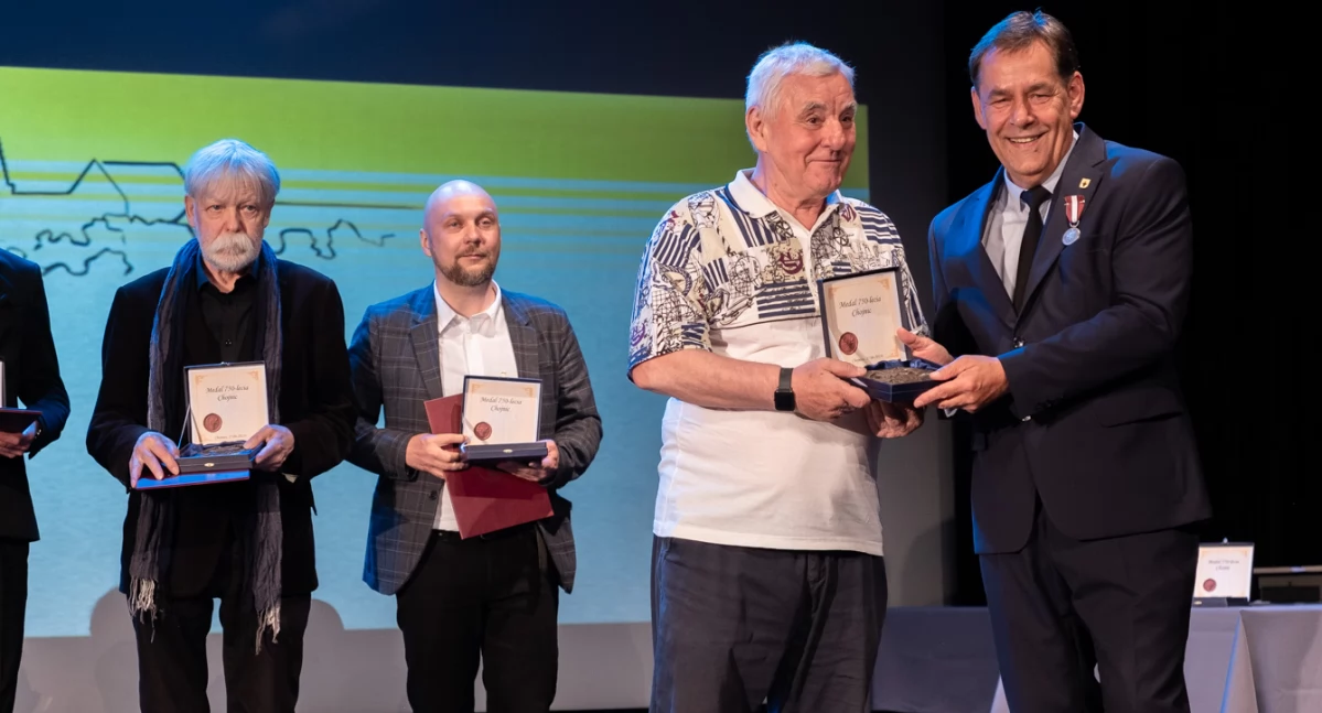 Wydarzenia publiczne, jednej zmarszczki specjalnymi medalami - zdjęcie, fotografia