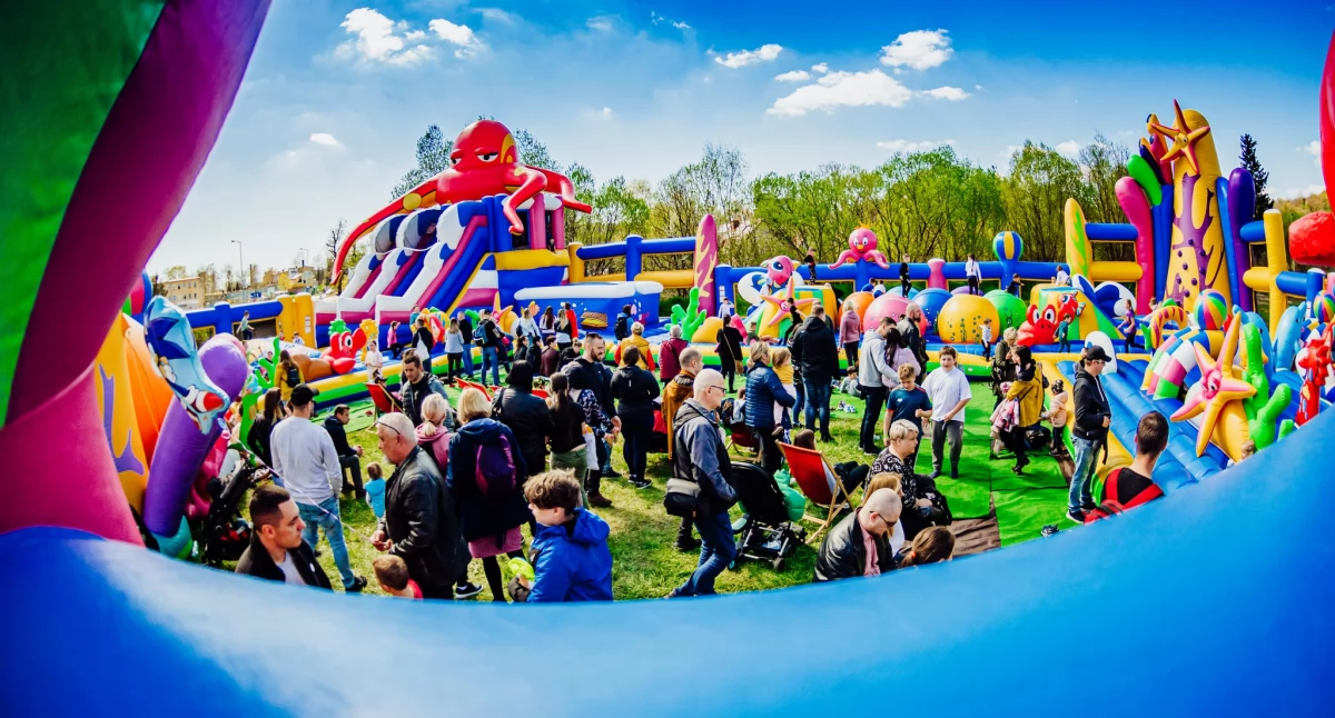 Artykuł sponsorowany, Wkrótce rusza Chojnicach gigantyczna strefa dmuchańców innych atrakcji! - zdjęcie, fotografia