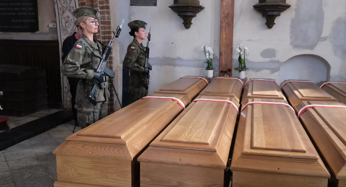 Informacje z Urzędu Miejskiego w Chojnicach, Pamięci Dolinie Śmierci Dziś uroczystość upamiętniająca ofiary zbrodni nazistowskich - zdjęcie, fotografia