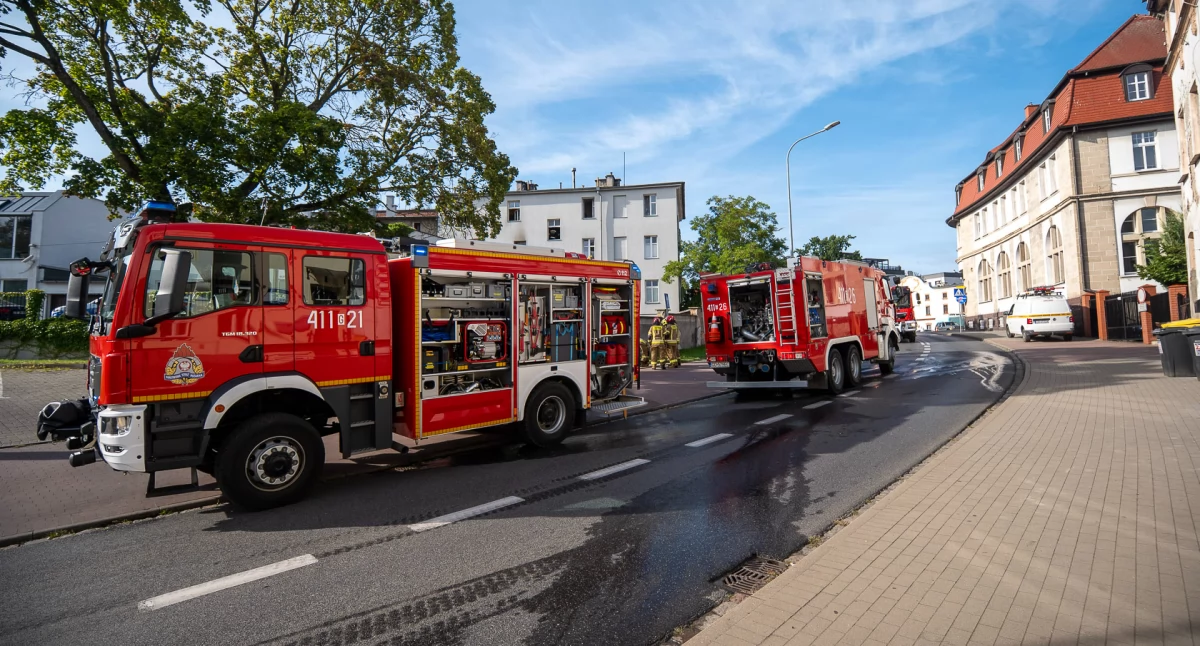 Pożar, Pożar mieszkania centrum Chojnic Dziewięć osób ewakuowanych jedna szpitalu - zdjęcie, fotografia