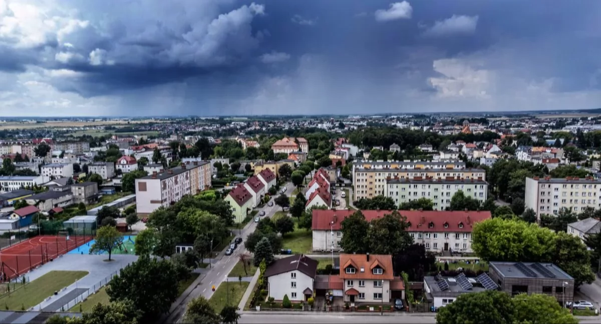 Pogoda w regionie, Ostrzeżenia przed burzami uwaga powiecie chojnickim regionie - zdjęcie, fotografia