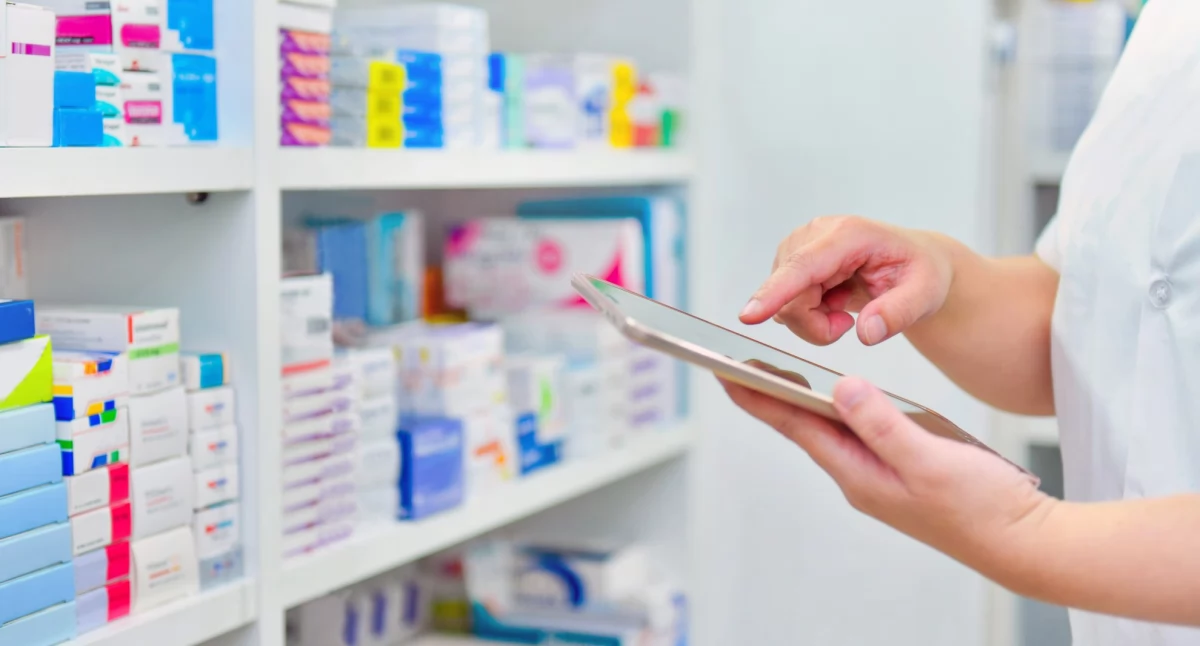 Artykuł sponsorowany, Zatrudnię kierownika apteki magistra farmacji - zdjęcie, fotografia