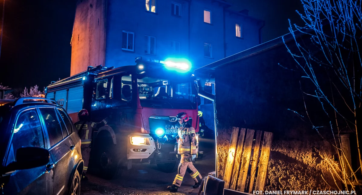 Straż pożarna, Wybuch pieca budynku mieszkalnym ulicy Zielonej - zdjęcie, fotografia