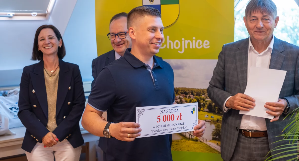 fot. archiwum z rozdania nagród podczas pierwszej loterii meldunkowej