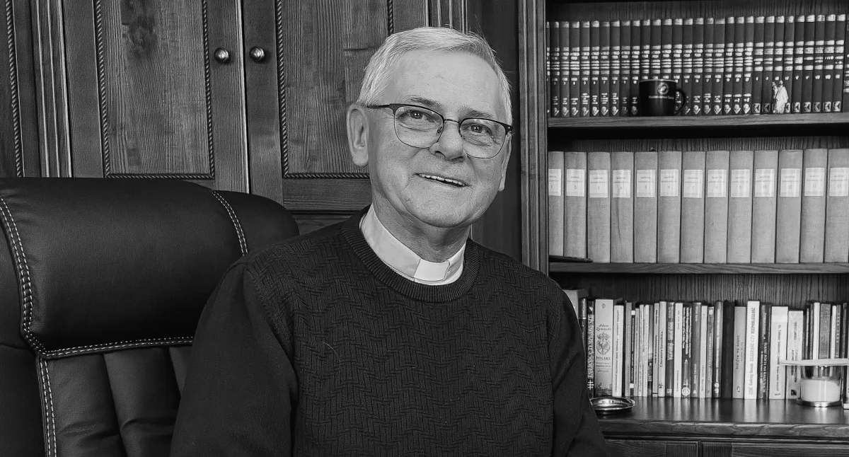 Odeszli od nas, Zbigniew Straszewski żyje Parafia Czersku żegna proboszcza przewodnika - zdjęcie, fotografia