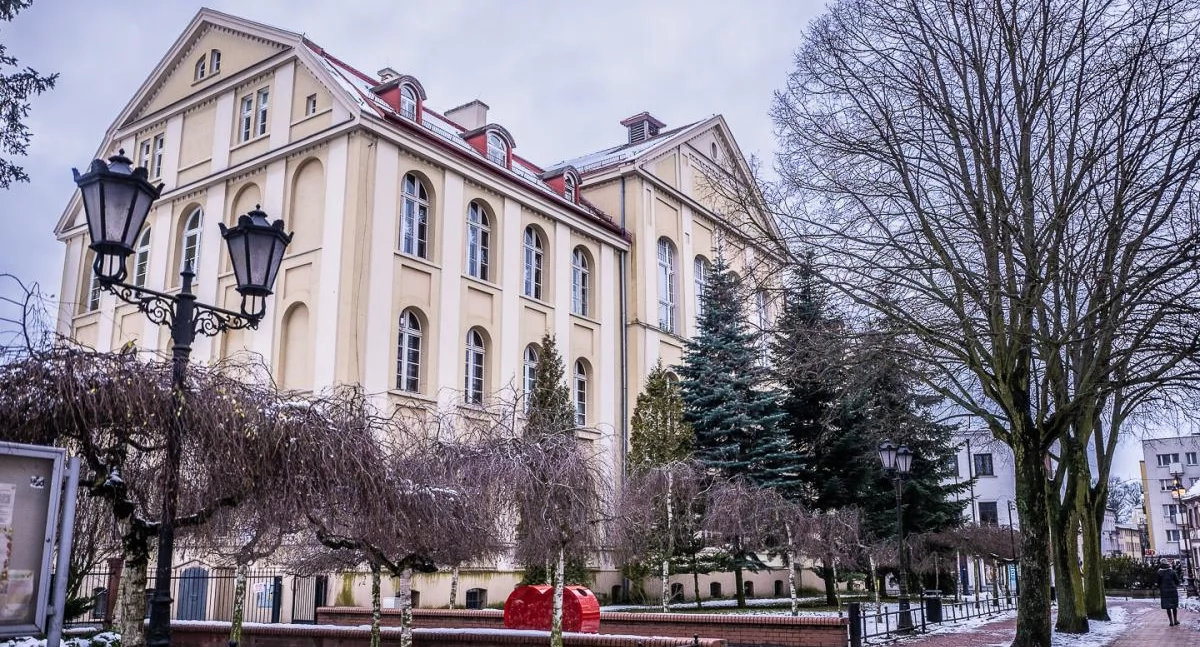 Edukacja, Mrozy dają znaki szkołom Skrócone lekcje Szkole Podstawowej - zdjęcie, fotografia