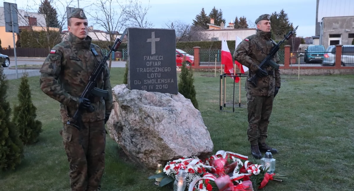 Wydarzenia publiczne, Rocznice Katynia katastrofy smoleńskiej Program obchodów Chojnicach - zdjęcie, fotografia