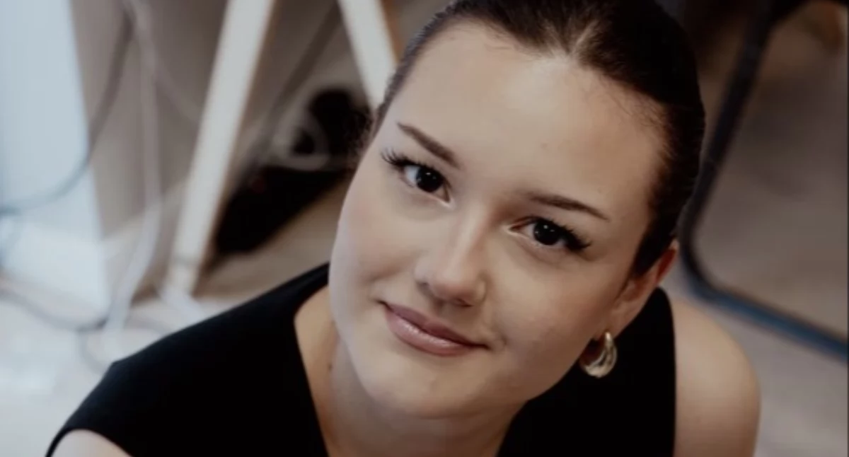 Muzyka, Małgorzata Szmaglinska zaśpiewa swojej podstawówki „Siódemka łączy pokolenia” kwietnia - zdjęcie, fotografia