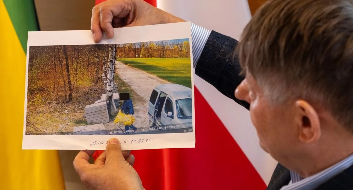 Ekologia i przyroda, Zbigniew Szczepański sprawca zaśmiecania zgłosił Zapłacił uprzątnął odpady - zdjęcie, fotografia