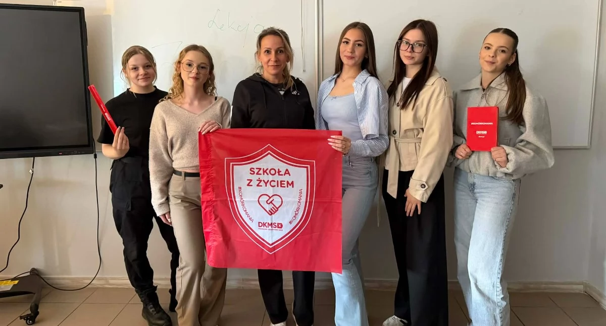 Zdrowie, Chojnicka szkoła nagrodzona przez Fundację Zarejestrowano potencjalnych dawców szpiku - zdjęcie, fotografia