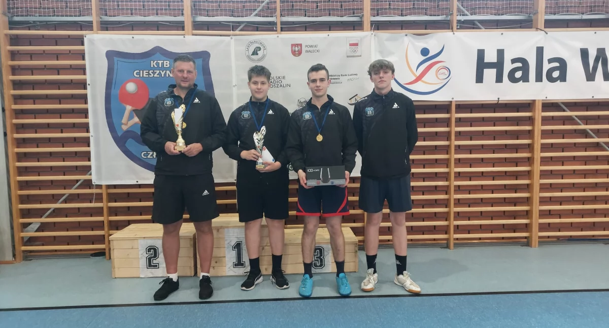 od lewej: M.Brieger, S.Rzechtalski, Ł.Gappa, N.Orlikowski/fot. UKS Ósemka