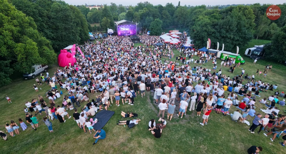 Wydarzenia publiczne, Andrzej Piaseczny Bryska wystąpili Parku Tysiąclecia podczas Chojnic - zdjęcie, fotografia