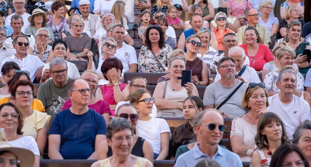 Wydarzenia publiczne, Włoskie porwały publiczność Chojnicach głośny wieczór - zdjęcie, fotografia