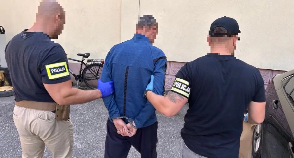 Kronika policyjna, Chojniccy policjanci zatrzymali latka podejrzanego rozbój kradzież zuchwałą - zdjęcie, fotografia