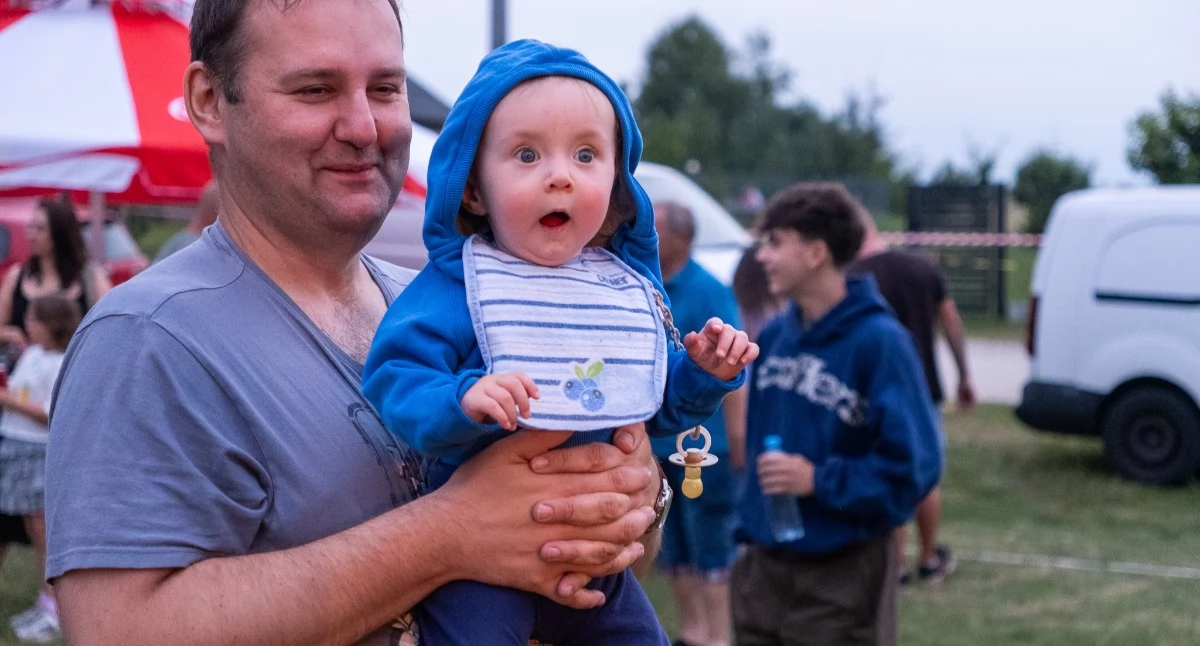 Wydarzenia publiczne, CzarnoFest przyciągnął mieszkańców Koncerty zabawa późnego wieczora - zdjęcie, fotografia