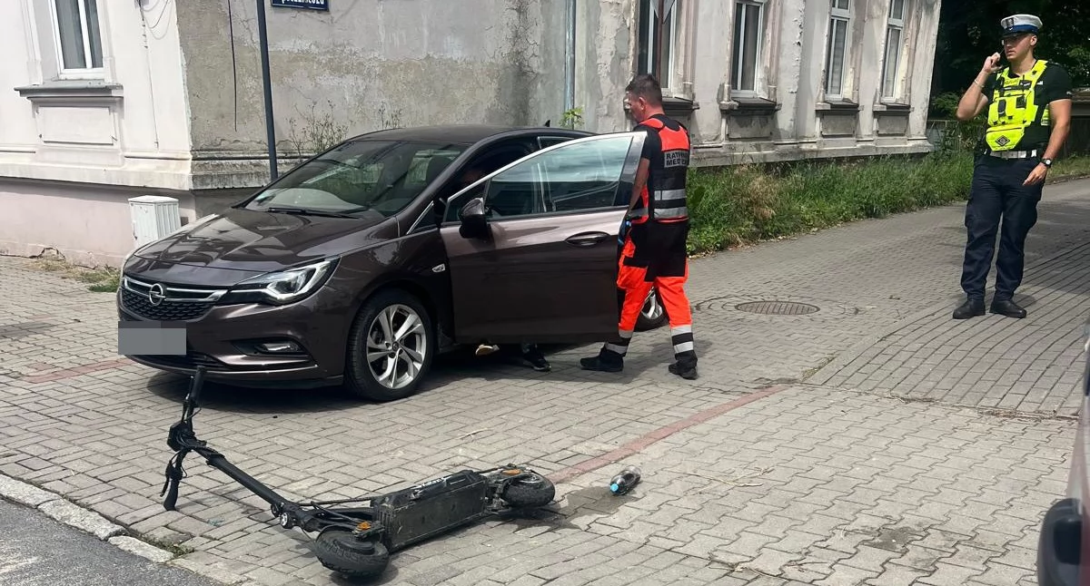 Wypadek, Wymusił pierwszeństwo chodniku latek hulajnodze szpitalu - zdjęcie, fotografia