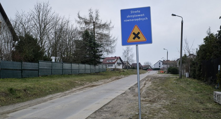Komunikacja publiczna, Michał Gruchała walczy przed sądem likwidację skrzyżowań równorzędnych - zdjęcie, fotografia
