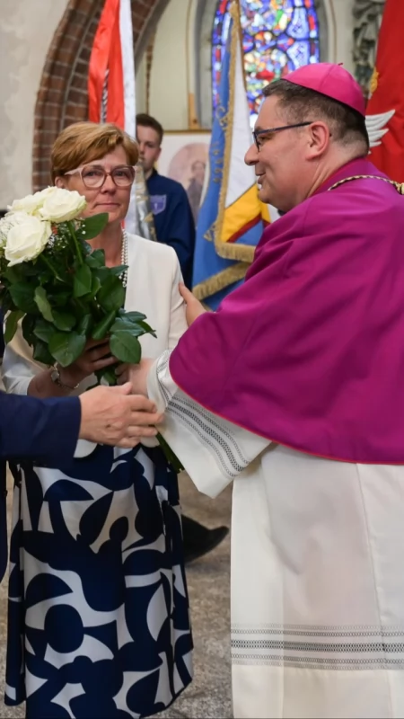Biskup Przemysław Szulc odprawił prymicje i odwiedził ks. Jana Piłata