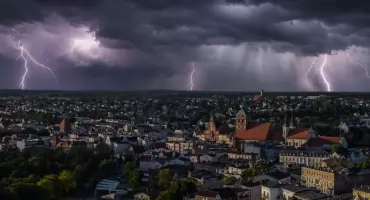 IMGW ostrzega przed burzami w powiecie chojnickim