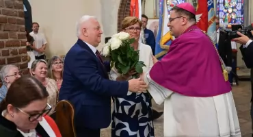 Biskup Przemysław Szulc odprawił prymicje i odwiedził ks. Jana Piłata