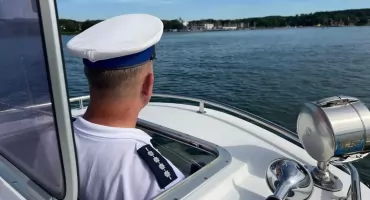 Cztery mandaty za ignorowanie zakazów na Jeziorze Charzykowskim