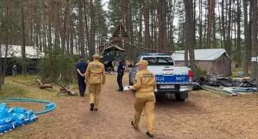 Służby kontrolują obozy harcerskie i ewakuują uczestników z powodu załamania pogody