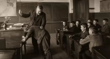 Skandale w Chojnicach i okolicy: Nauczyciel bił kijem, a służąca okradała groby
