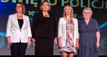 Za tymi medalami i awansami kryją się lata ciężkiej służby. Kto odebrał wyróżnienia w Chojnicach?