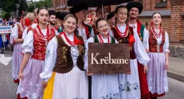 Barwny korowód ulicami Brus zakończył Międzynarodowy Festiwal Folkloru. Zobacz galerię zdjęć